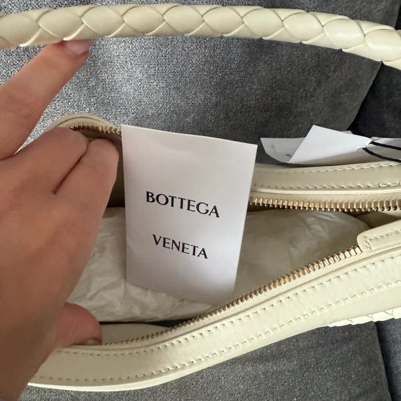 Bottega Veneta Hula Hoop Hobo Leather Handbag new with tags